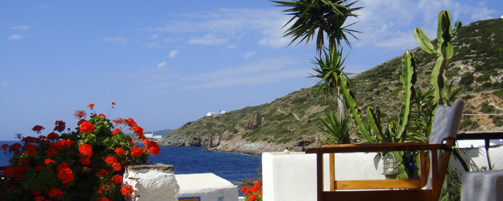 Rooms and studios Aperanto in Faros in Sifnos island