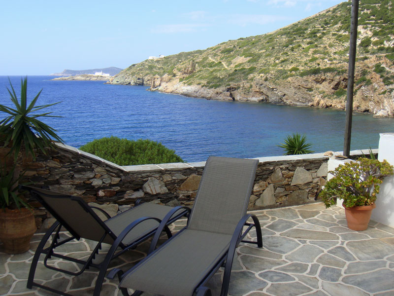 Rooms and studios Aperanto in Faros in Sifnos island