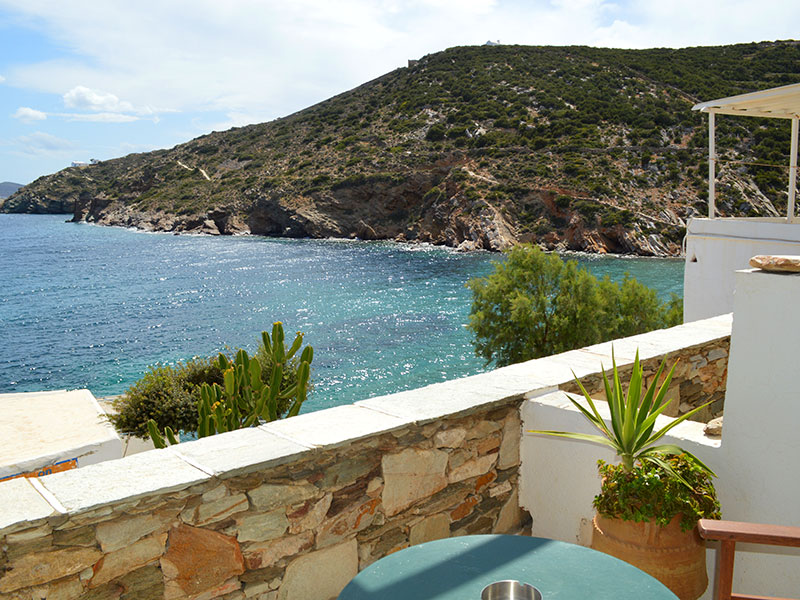 Rooms and studios Aperanto in Faros in Sifnos island