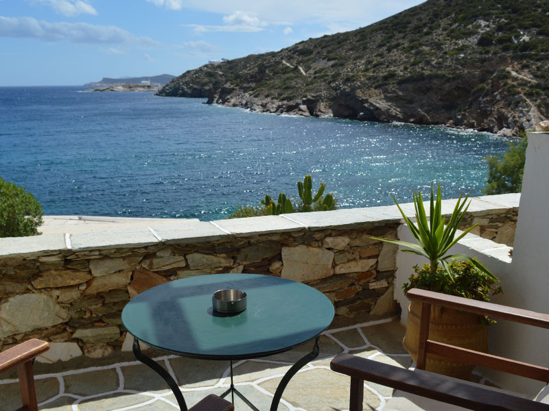 Rooms and studios Aperanto in Faros in Sifnos island