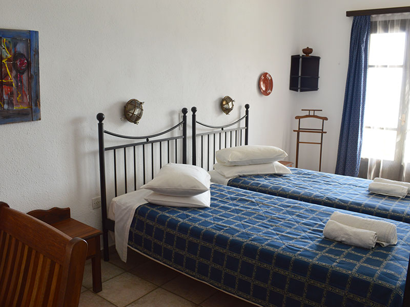 Rooms and studios Aperanto in Faros in Sifnos island